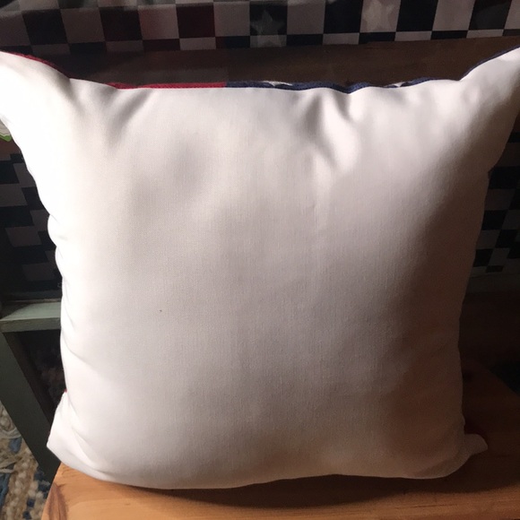 The Outdoor Living Collection by Southern Living American Flag Pillow 🇺🇸 - Picture 11 of 16